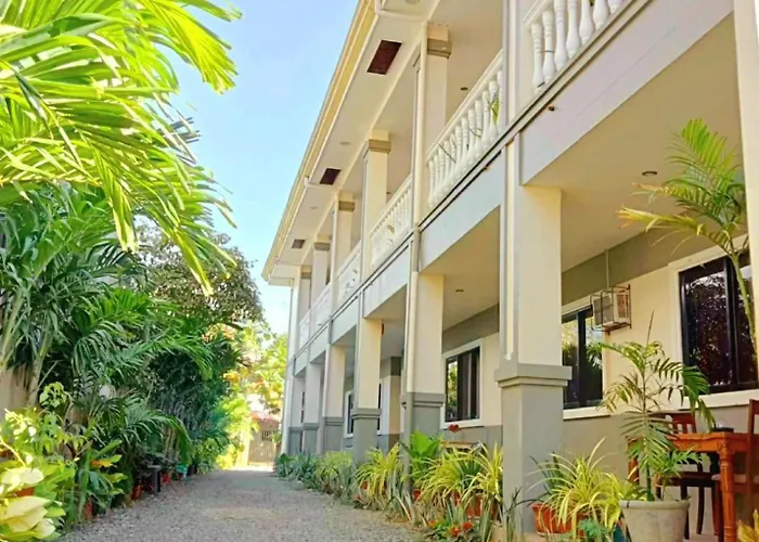 アパート Retreat To A Stylish Flat W/ Balcony + Garden View