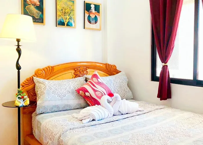アパート Retreat To A Stylish Flat W/ Balcony + Garden View Liloan