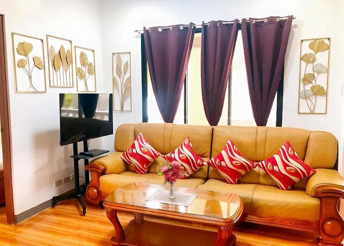 アパート Retreat To A Stylish Flat W/ Balcony + Garden View Liloan
